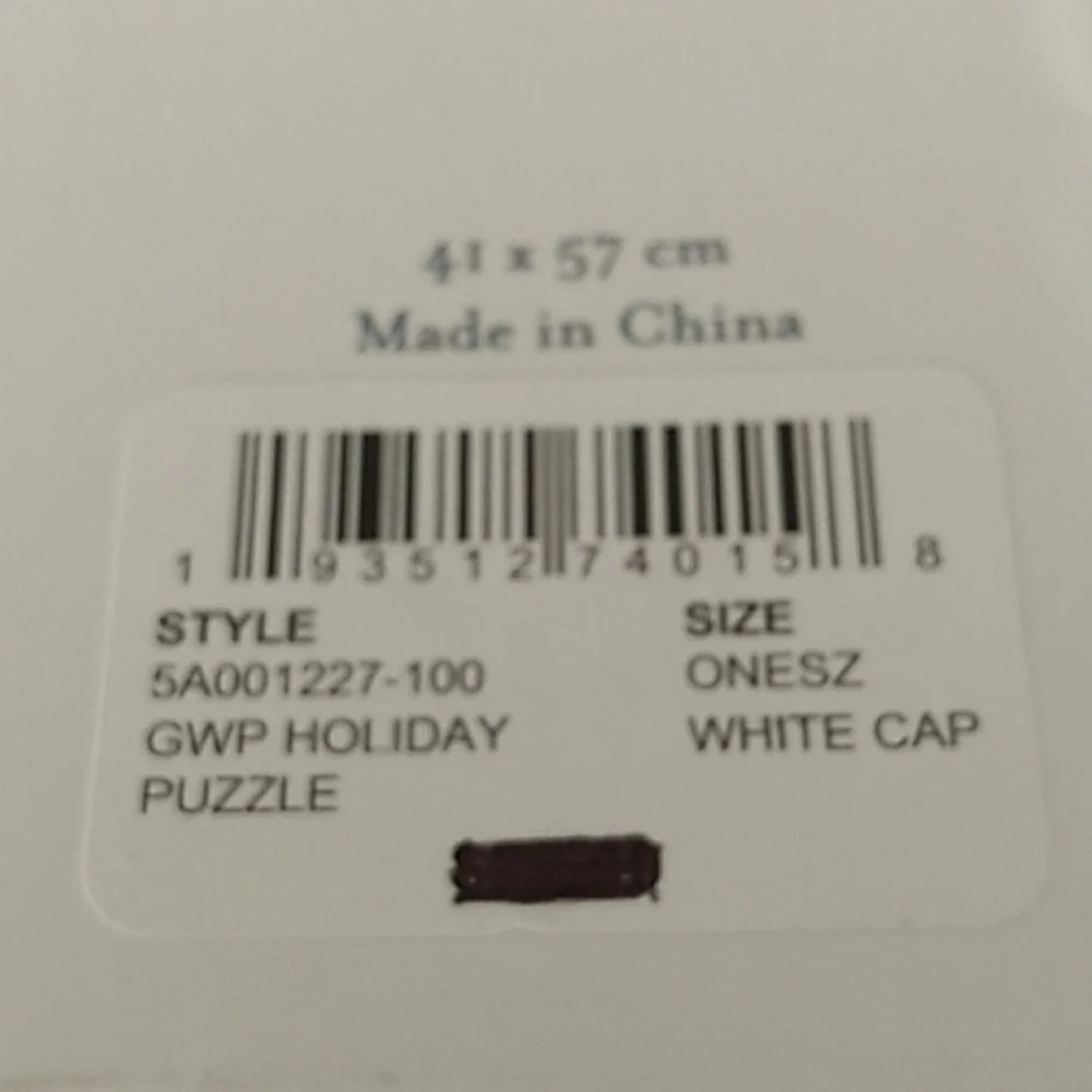 Vineyard Vines Christmas - 500 Piece Jigsaw Puzzle Santa Boat Reindeer - Picture 3 of 7